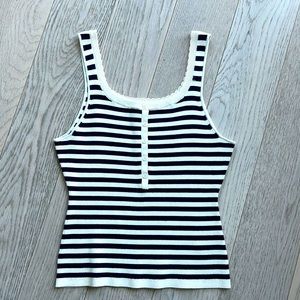 & Other Stories Scalloped Sweater tank top size Medium